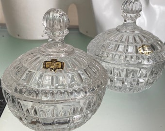 Crystal Zajecar Made in Jugoslawien VTG Zwei Deckeldosen aus Bleikristallglas mit Deckelschmuck, Schmuckstück, perfekt romantisch, Valentine