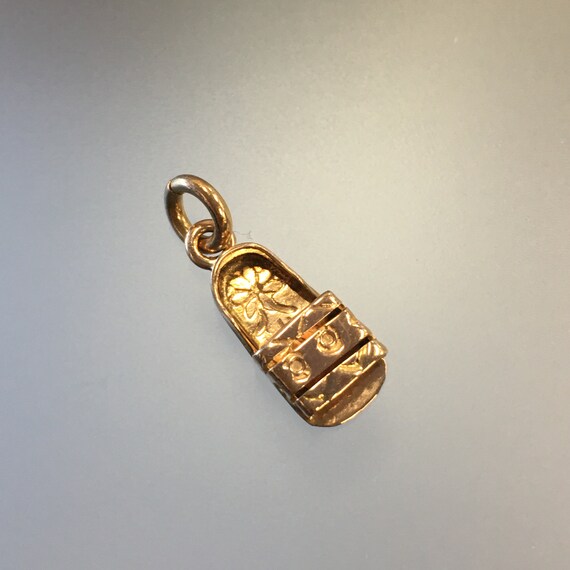 3D Beach Sandale in Solid 14k Yellow Gold Charm, T