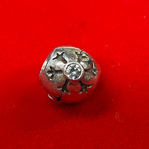 Authentic PANDORA RARE Snowflake Sterling Silver Charm With clear CZ 790367CZA Retired