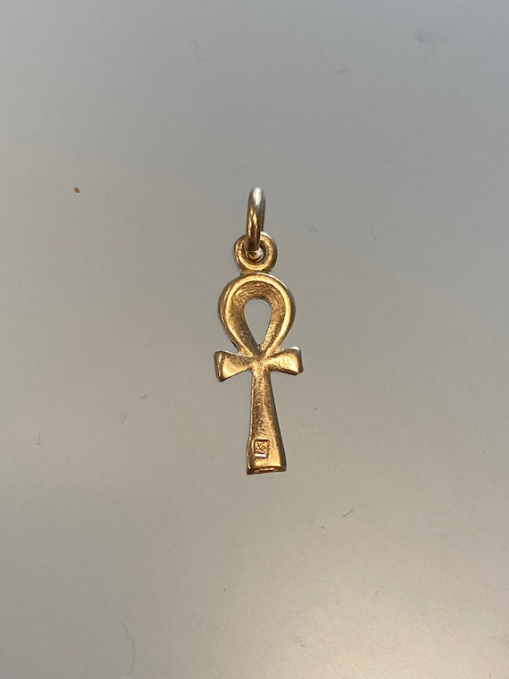 Sterling Silver Egyptian Ankh Cross Pendant: Life Loop Key (7/8
