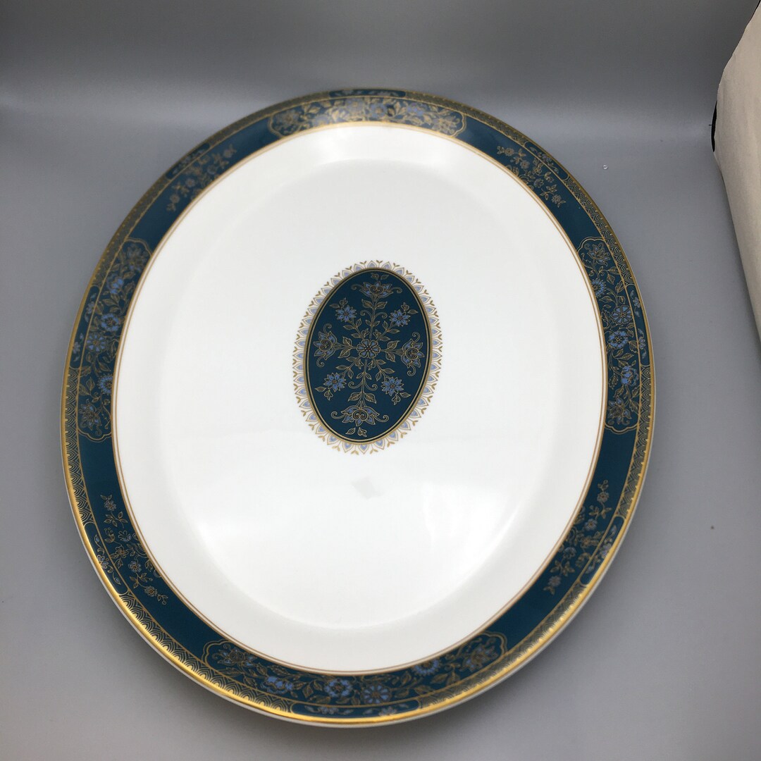 Carlyle by ROYAL DOULTON Carlyle Pattern H5018 Large Oval Serving