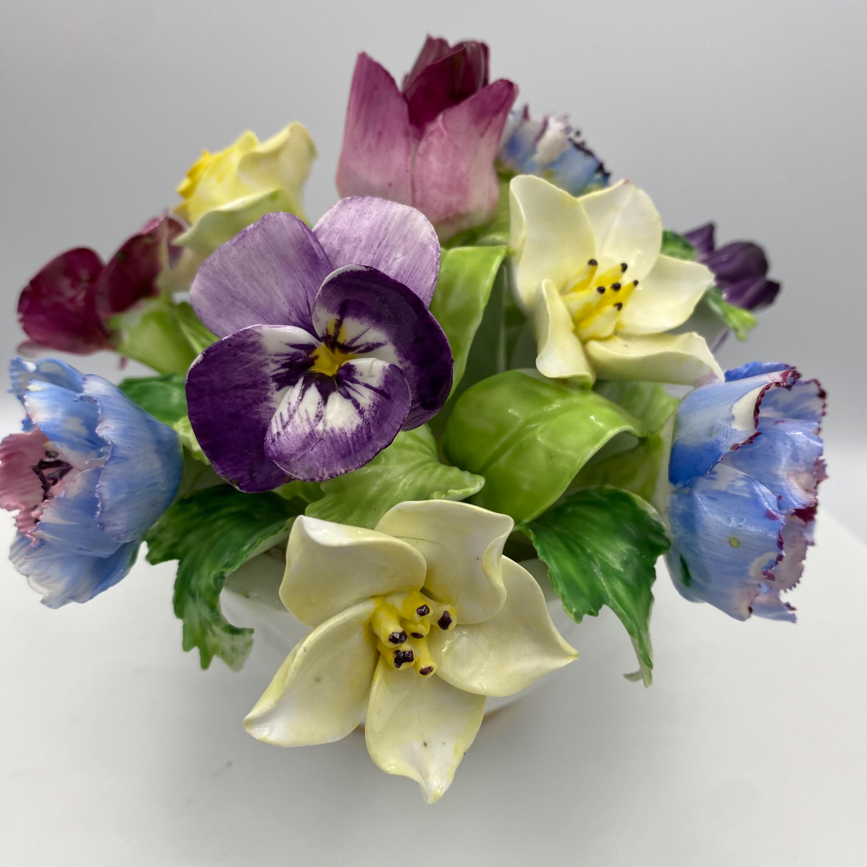 英国製 CROWN STAFFORDSHIRE❁﻿瑞々しいお花と金彩プレート