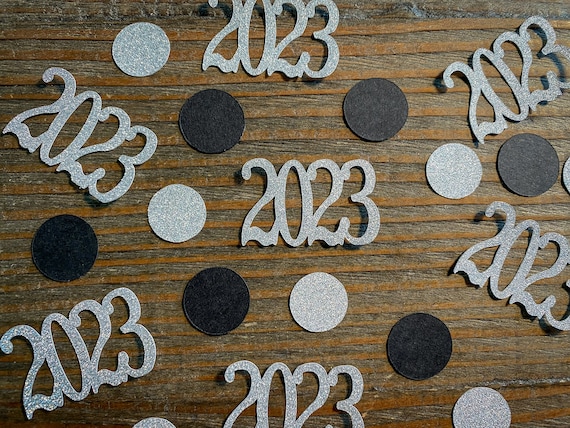 Silver Glitter 2023 Graduation Party Confetti with Silver and Black Circles