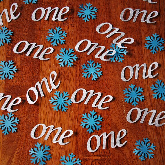 Winter Onederland Confetti: Snowflake First Birthday Decor