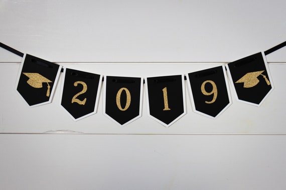2026 Black and Gold Graduation Year Banner