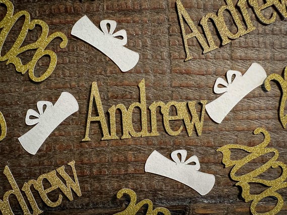 Personalized 2026 Graduation Confetti with Diplomas