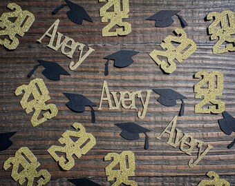 Personalized Gold 2025 Graduation Party Confetti with Graduation Caps Stacked Year