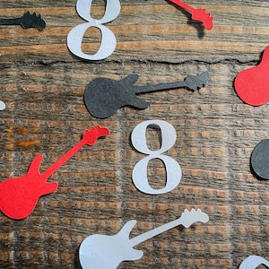 Confetes personalizados para festa de guitarra de idade