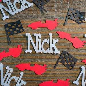 Gepersonaliseerde naam rode raceauto verjaardagsfeestje confetti