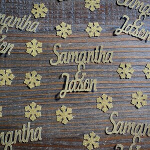 Personalisierte Goldschneeflocke und Paar-Namens-Hochzeitsconfetti