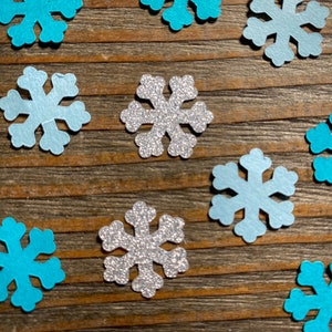 Hellblaue, türkise und silberne Schneeflocke Konfetti