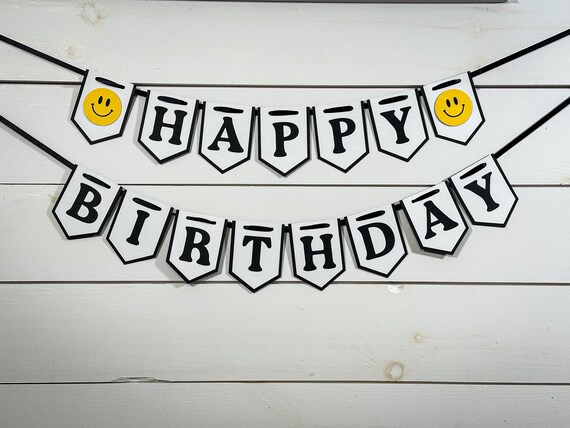 Smiley Face Happy Birthday Banner – Retro Birthday Party Decor