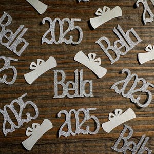 Confetes personalizados para festa de formatura de prata 2025 com fonte impressa para diploma