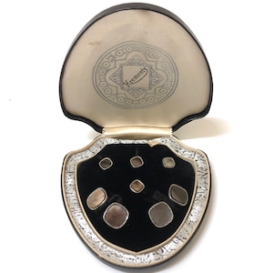 Krementz Art Deco Gold and Abalone with Platinum Inlay Rims Tuxedo Stud Set with Matching Cufflinks in Original Box 1930s