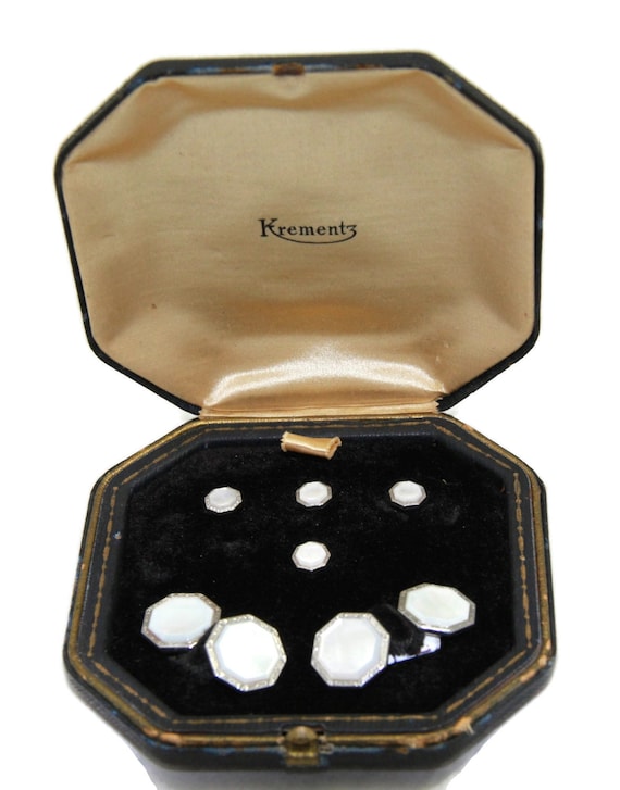 White Octagon Mother of Pearl with Gold Edge Studs and Cufflinks Set White Octagon Mother of Pearl with Gold Edge Studs and Cufflinks Set