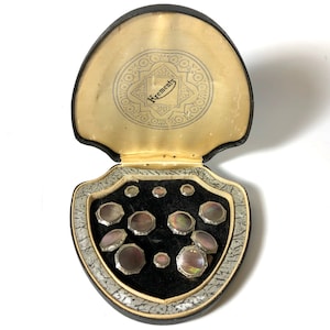 Krementz Art Deco goud en abalone met platina ingelegde velgen, complete smokingknopenset met bijpassende manchetknopen in originele doos