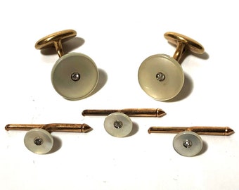Juego de esmoquin Larter Art Deco de oro de 14 quilates y nácar con gemelos a juego en caja de regalo.