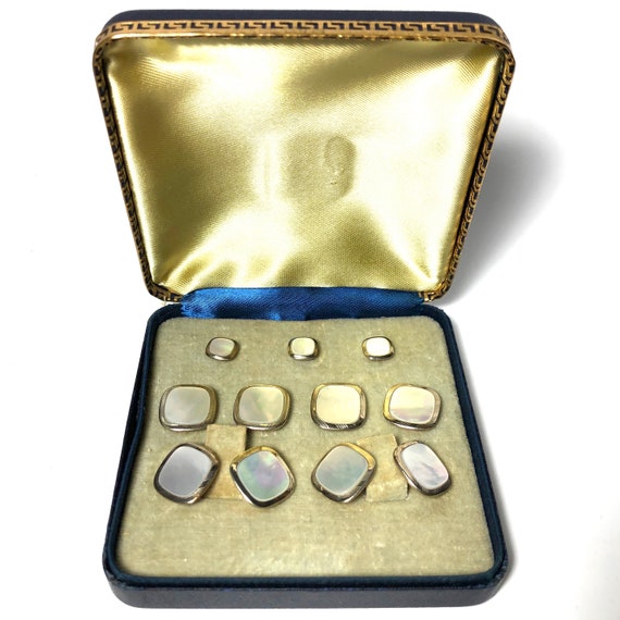 White Octagon Mother of Pearl with Silver Edge Studs and Cufflinks Set White Octagon Mother of Pearl with Silver Edge Studs and Cufflinks Set