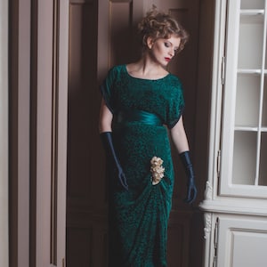 1910s Edwardian Style Green Velvet Dress, Titanic Era Panne Haloween Gown