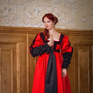 Red and Black Renaissance Dress, Italian Renaissance Costume, 1500s Gown image 1