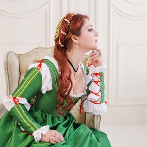Green Renaissance Dress, 1490s Romeo & Juliete Gown