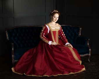 Red and Gold Renaisance Dress, 1500s Italian Renaissance Gown