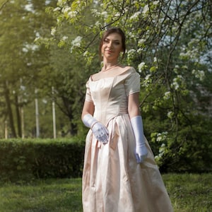 1840s Young Victoria Milk-White Dress, XIX Century Ballgown