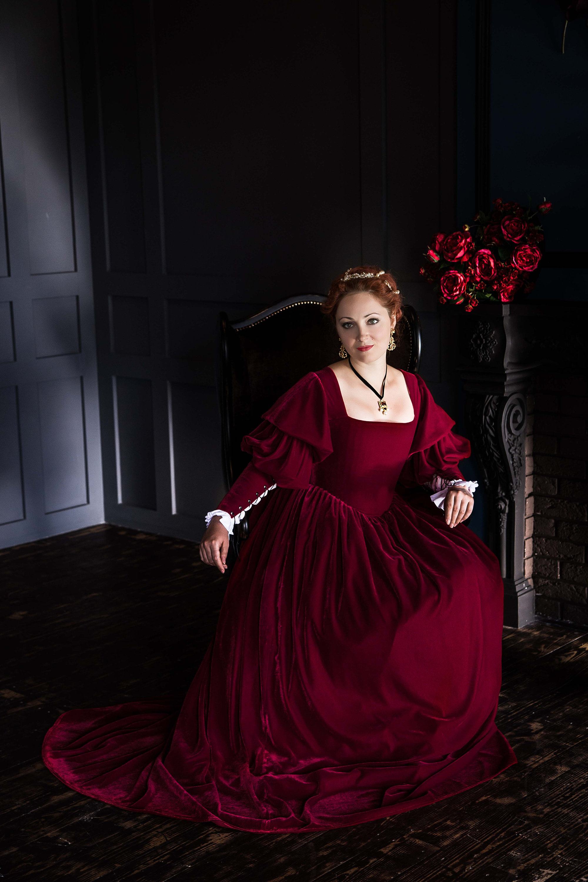 Red Velvet Renaissance Dress, Elizabeth Bathory Gown, 1500s Velvet Gown