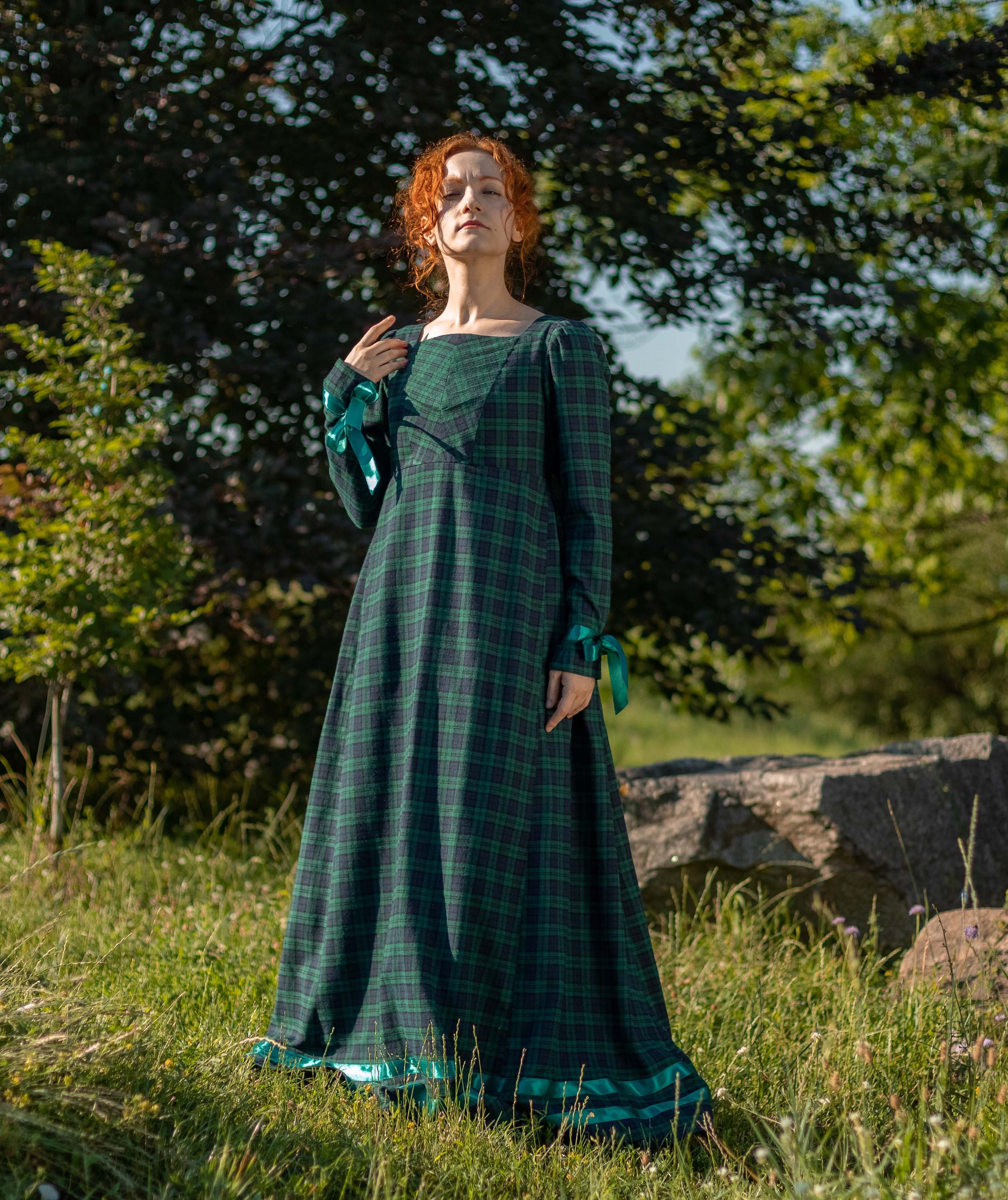 スコットランドのリージェンシードレス、グリーンのチェック柄