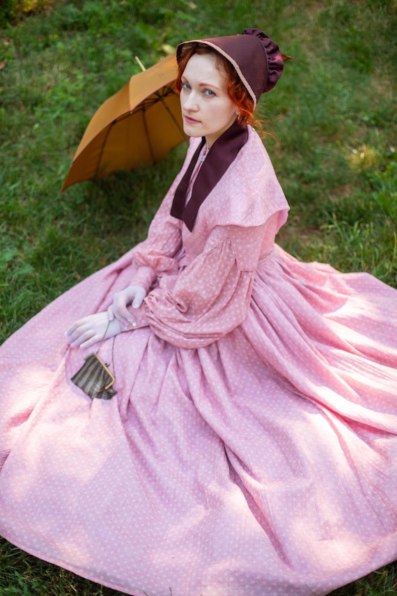 ジェーン・エアのガウン、1840年代のビクトリア朝のウォーキングドレス