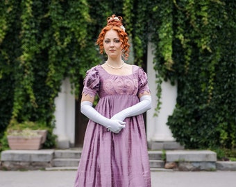 ダークローズシルクリージェンシードレス、1820年代のシルクガウン