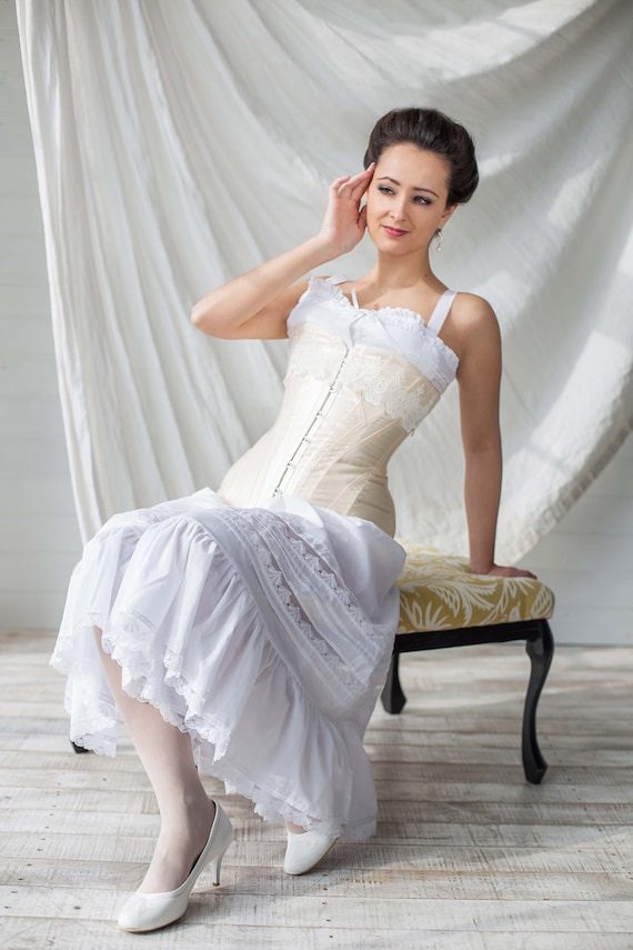 Vanila Lingerie Set Perfect for Bridal wear (Set of 3 PIS)