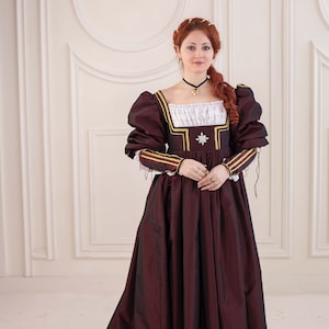 Dark Red Renaissance Dress, 1500s Renaissance Gown image 4