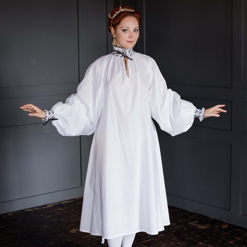 Elizabethan Blackwork Shirt, Renaissance Embroidered Chemise - Etsy