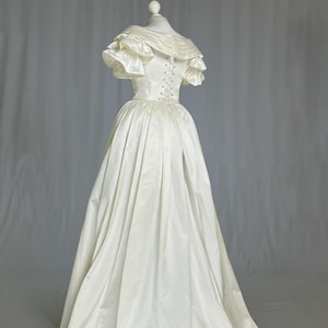 Early Victorian Gown, 1840s Offwhite Dress, Romantic XIX Century Wedding Gown, Young Victoria Outfit image 5