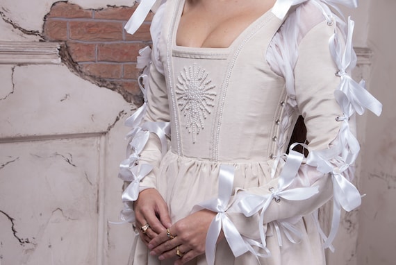 Italian Renaissance Renaissance Style Wedding Gowns Ruched Plunging Neck Empire Cape Sleeve Wedding Dress