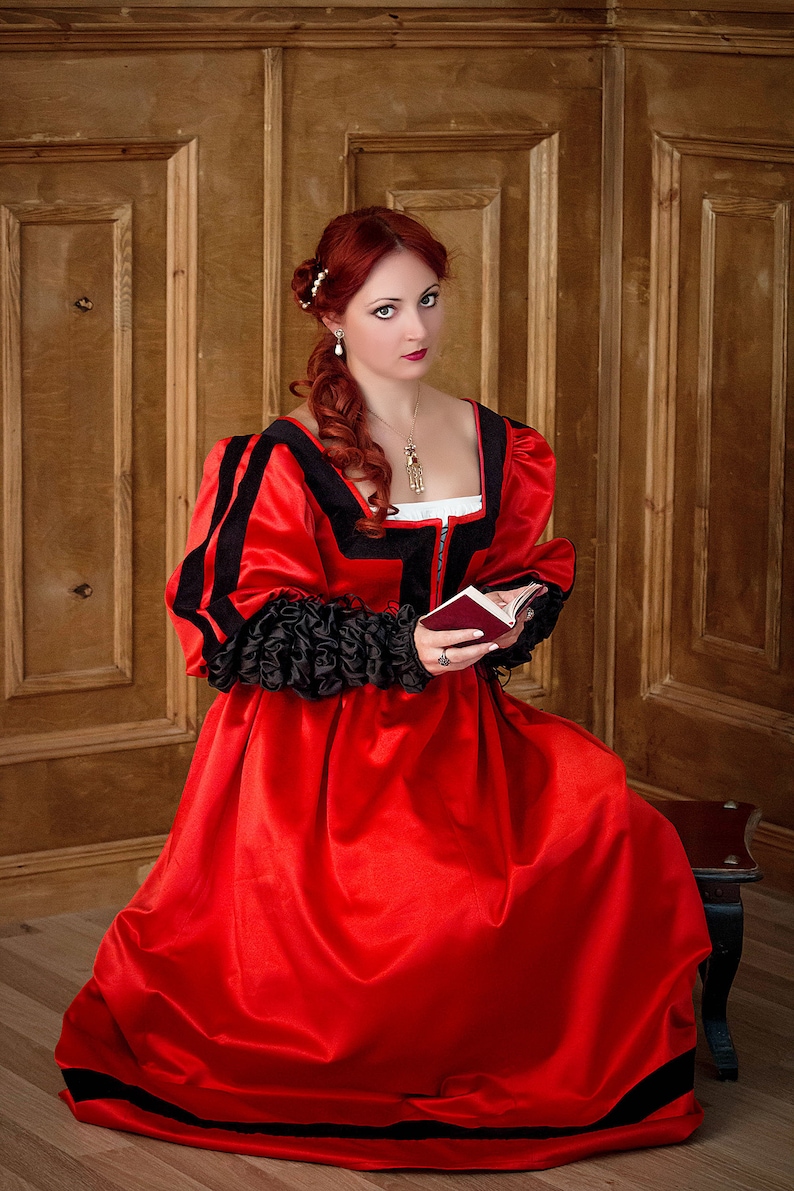 Red and Black Renaissance Dress, Italian Renaissance Costume, 1500s Gown image 6