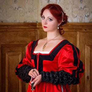 Red and Black Renaissance Dress, Italian Renaissance Costume, 1500s Gown image 7