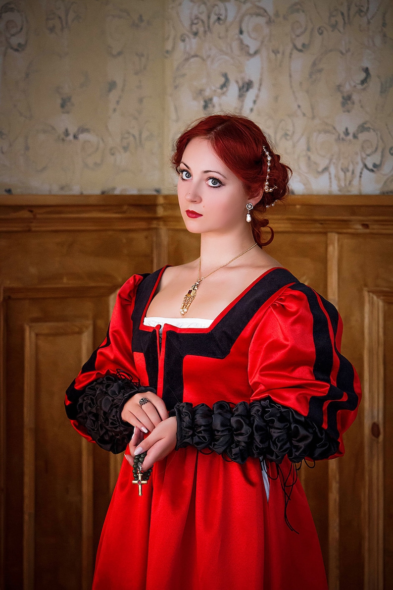 Red and Black Renaissance Dress, Italian Renaissance Costume, 1500s Gown image 7