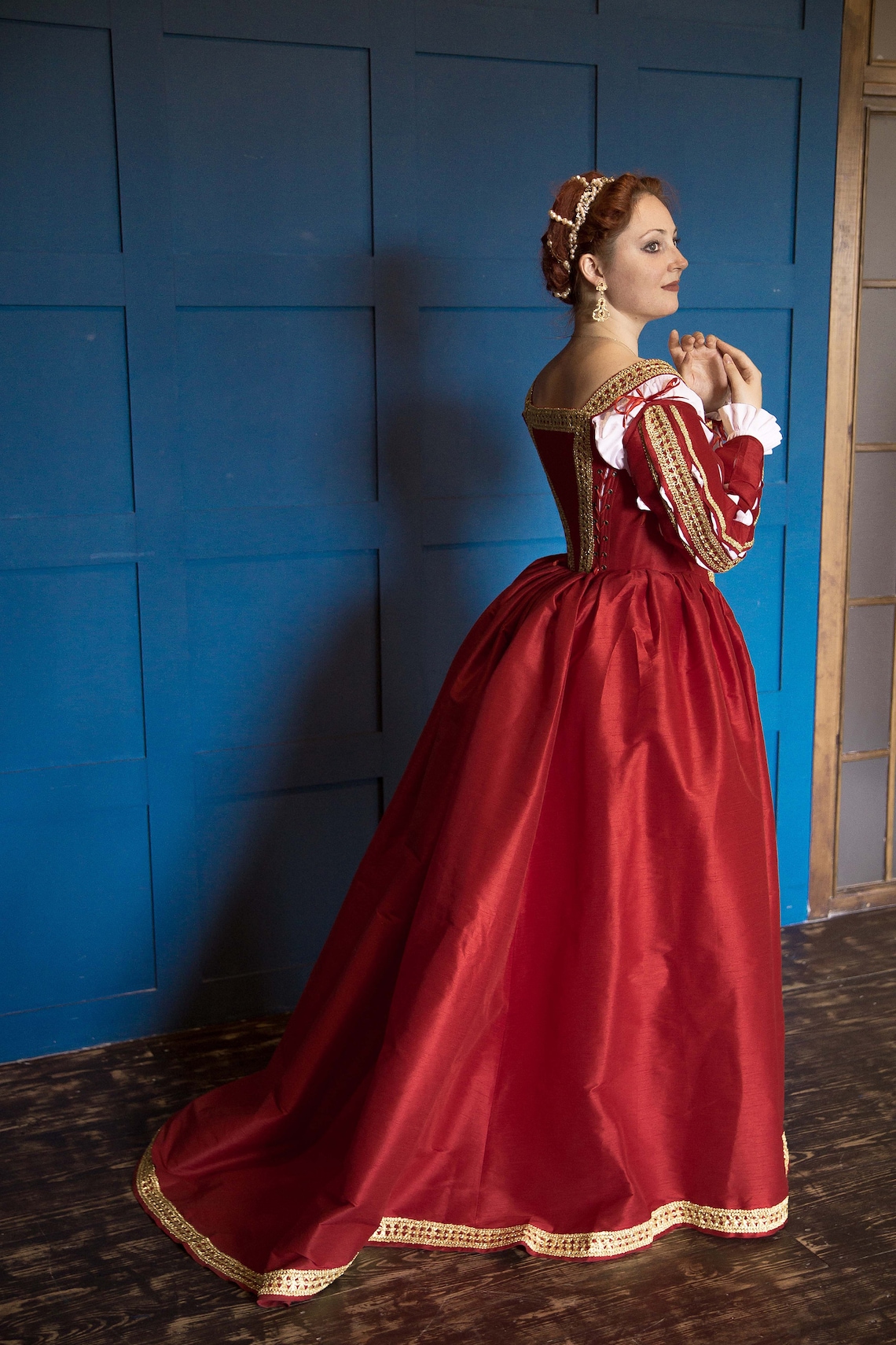 Red and Gold Renaisance Dress 1500s Italian Renaissance Gown Etsy