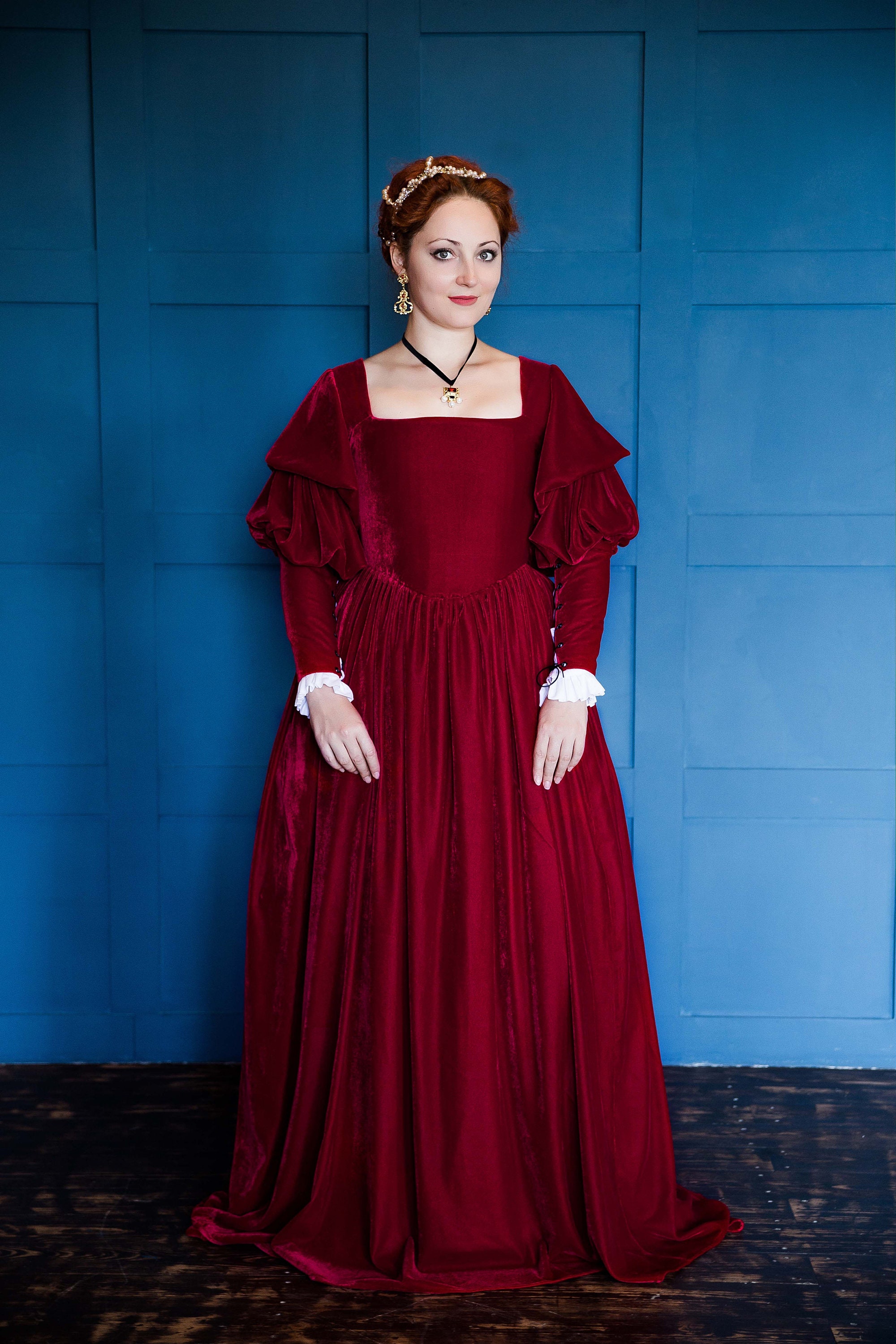 Red Velvet Renaissance Dress Elizabeth Bathory Gown Etsy UK