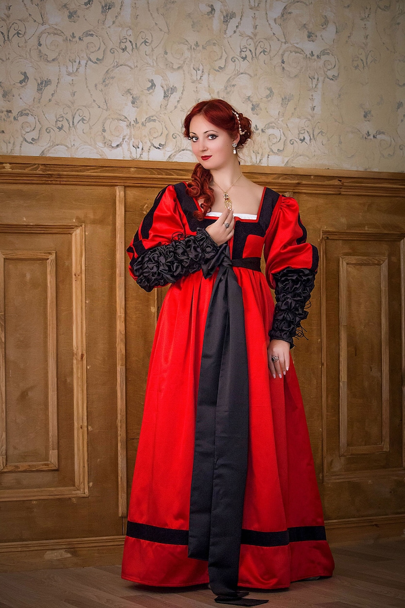 Red and Black Renaissance Dress, Italian Renaissance Costume, 1500s Gown image 1