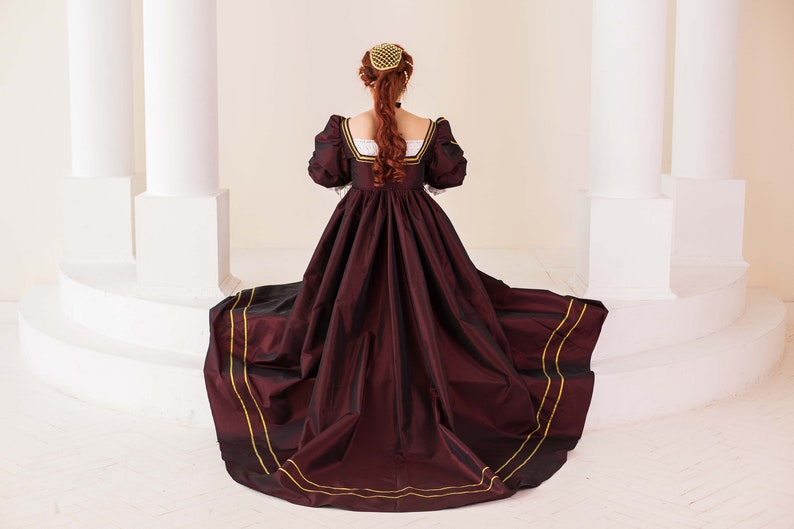 Dark Red Renaissance Dress, 1500s Renaissance Gown image 1