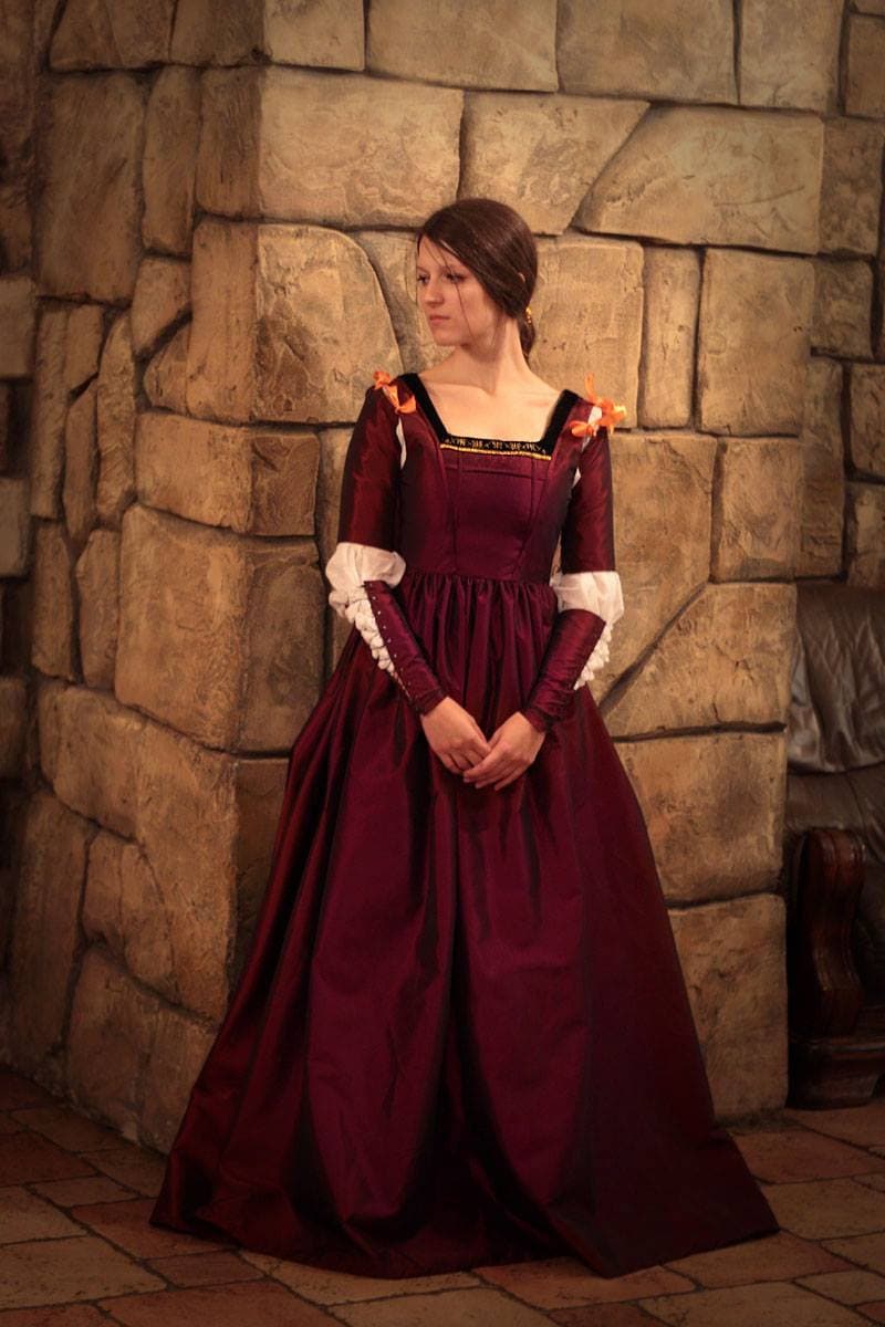 da vinci red wedding dress Classic Wedding Color Schemes Red Bridesmaid Dresses