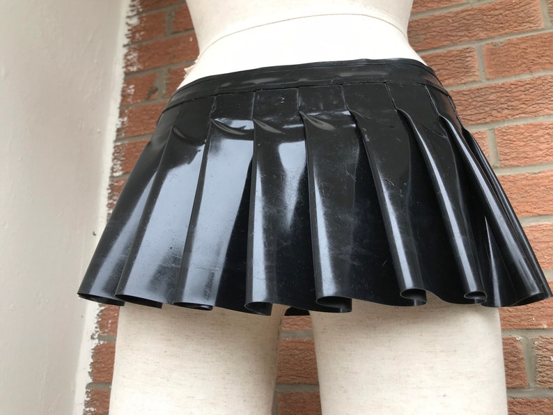 Latex Schoolgirl Latex Schoolgirl
