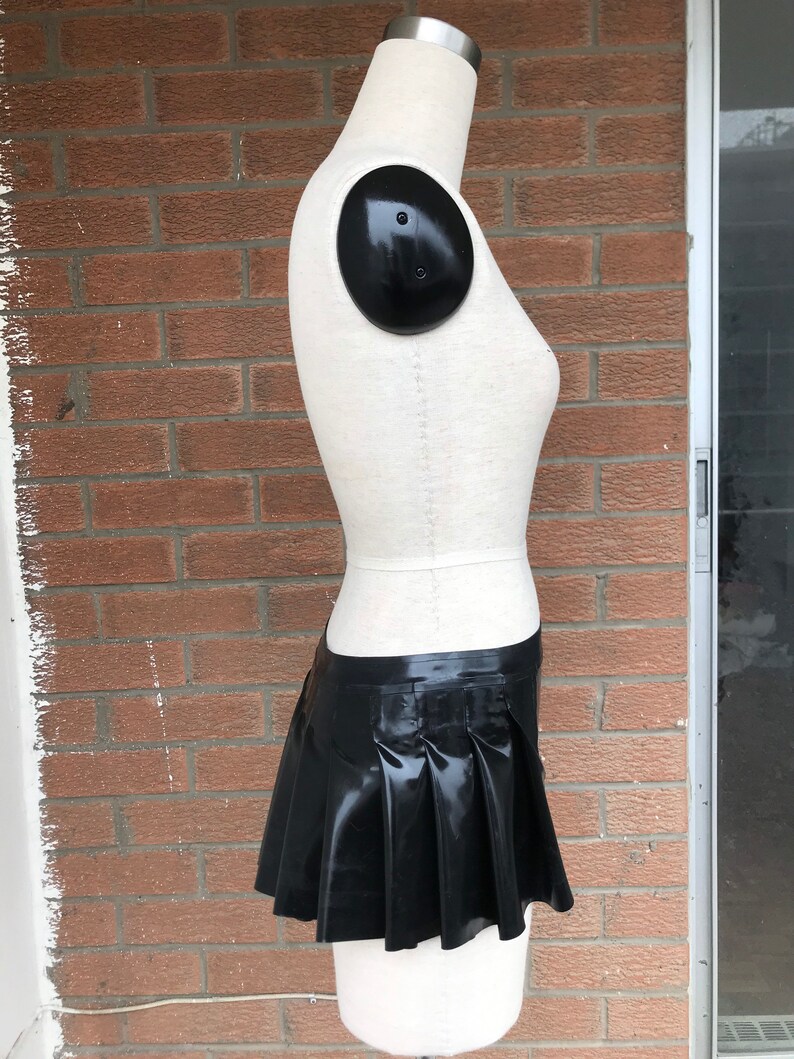 Latex Schoolgirl Latex Schoolgirl