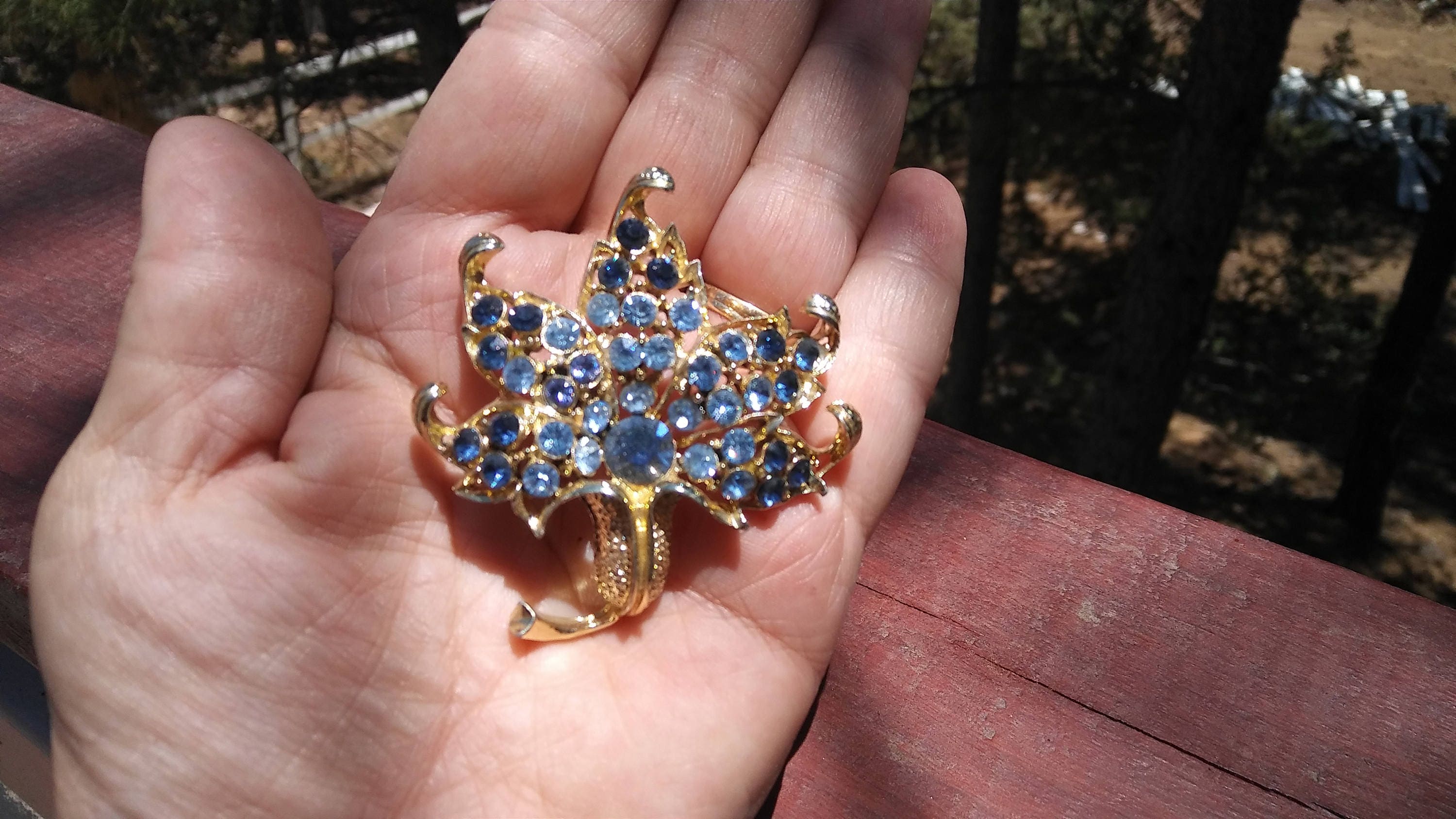 Beautiful Blue Lily Brooch - Etsy