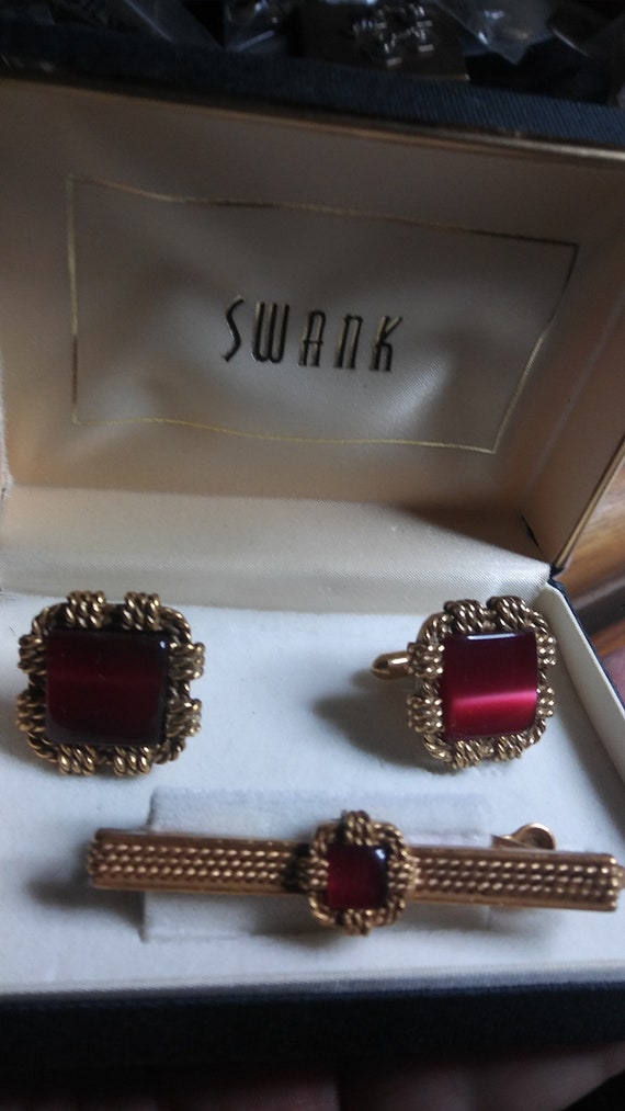 Swank Red Moonglow Cufflinks and Tie Clasp