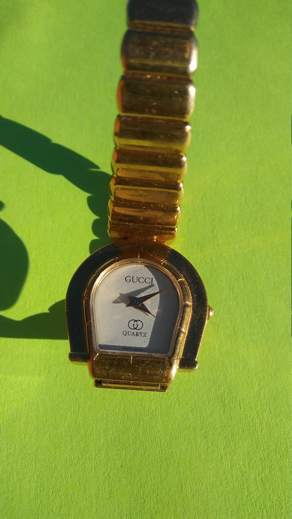 gucci horseshoe watch
