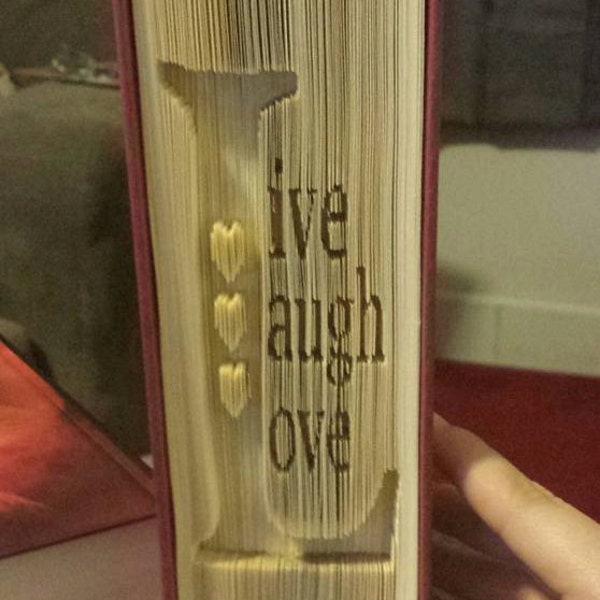 Meten, markeren, knippen + vouwen Live Laugh Love boek vouwkunstpatroon (met instructies)